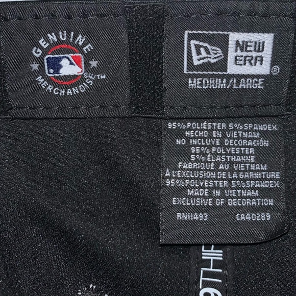 Chicago White Sox New Era Black 2023 Clubhouse 39THIRTY Flex Fit Hat-New - Picture 9 of 9